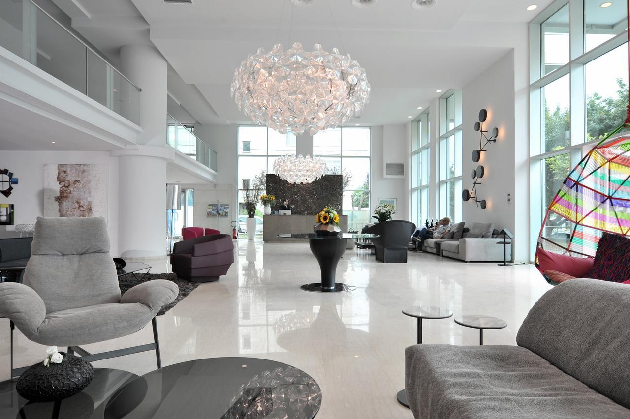 Athenaeum Palace & Luxury Suites Extérieur photo